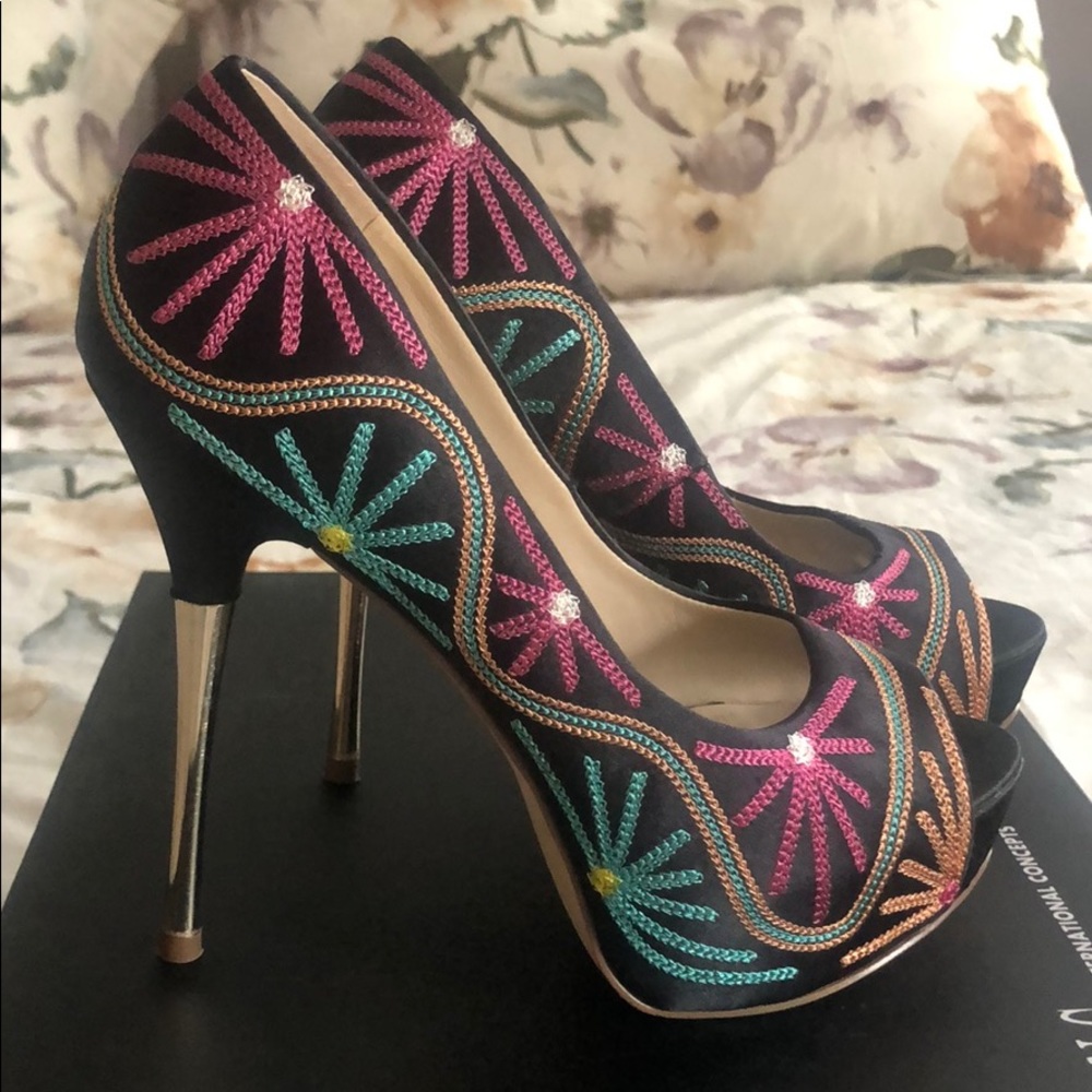 INC heels